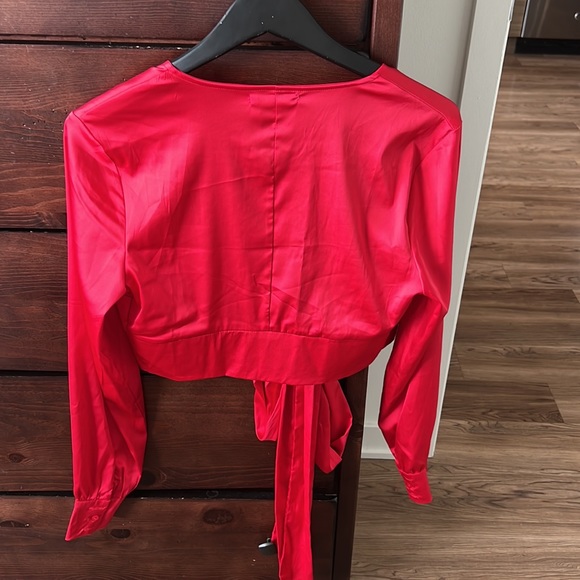 Red satin blouse - Picture 3 of 3